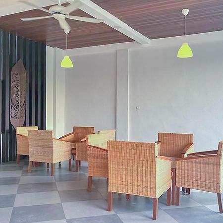 Urbanview Syariah Wisma Annisa Palangkaraya By Reddoorz Exterior foto